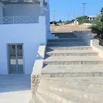 Celine Villa Alikí